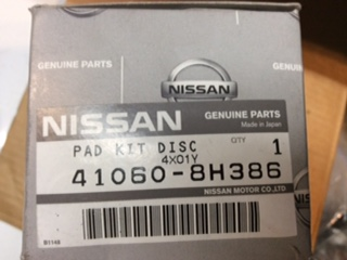 Nissan X-Trail T30 / Pathfinder Genuine Front Brake Pad Set New Part