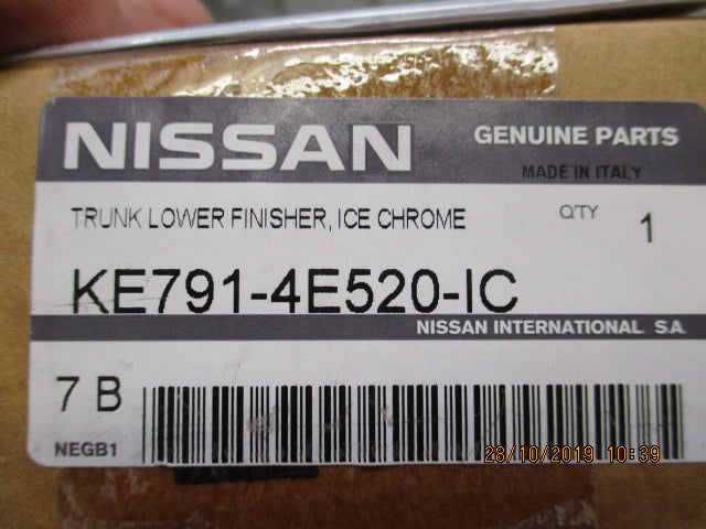 Nissan Qashqai J11 Genuine Tail Gate Lower Ice Chrome Finisher New Part