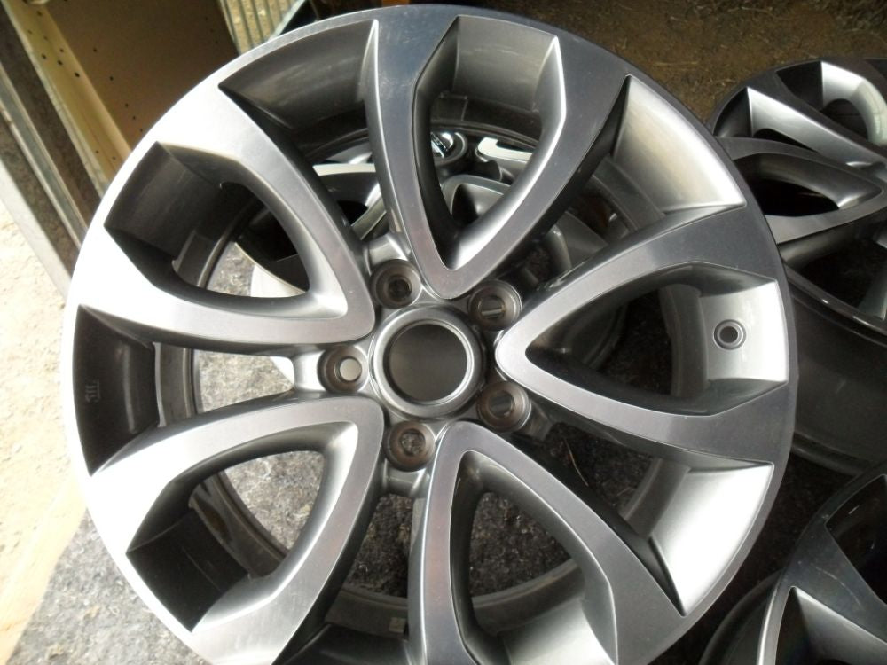 Nissan Juke TI-S Genuine Set of 5 Alloy Wheels Used Part VGC