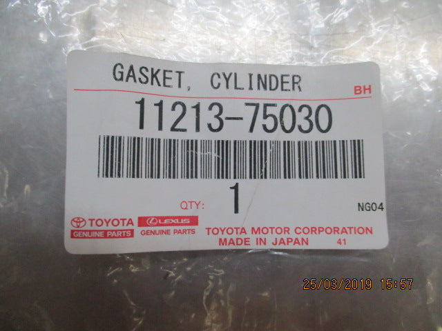 Toyota Hilux Genuine Gasket Cylinder Head cover New Part