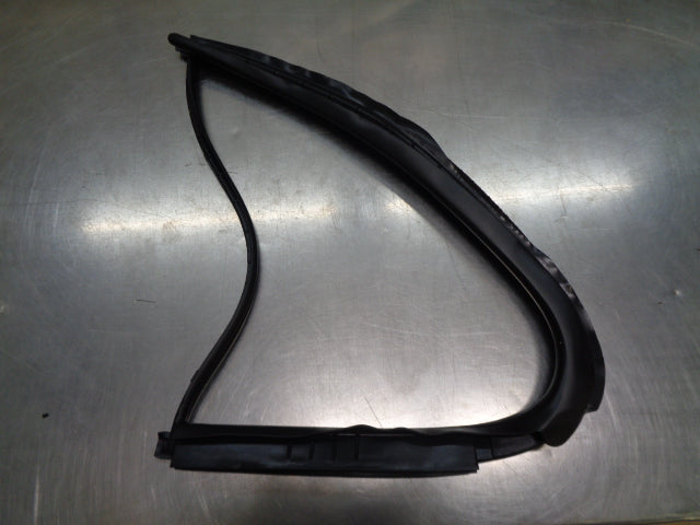 Nissan K12 Micra Genuine Right Hand Read Weatherstrip New Part