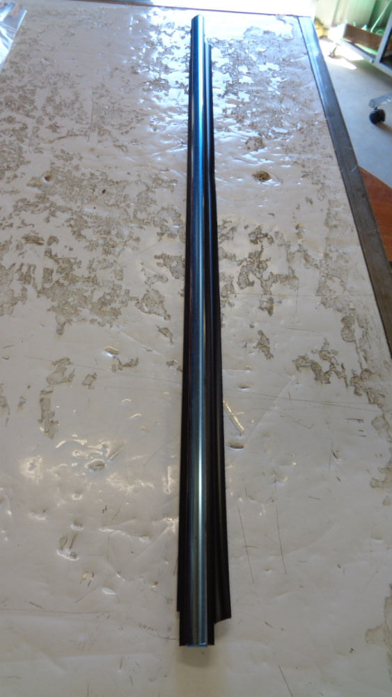 Toyota Landcruiser Genuine Right Hand Front Door Belt Moulding New Part