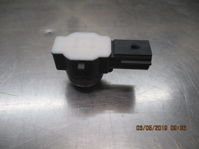 Holden VF Commodore Genuine Front Parking Sensor New Part