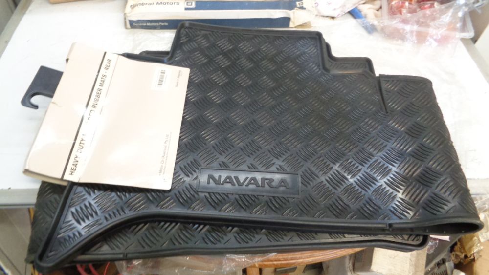 Nissan Navara D40T STX Genuine 2nd Row Rubber Mat New Part