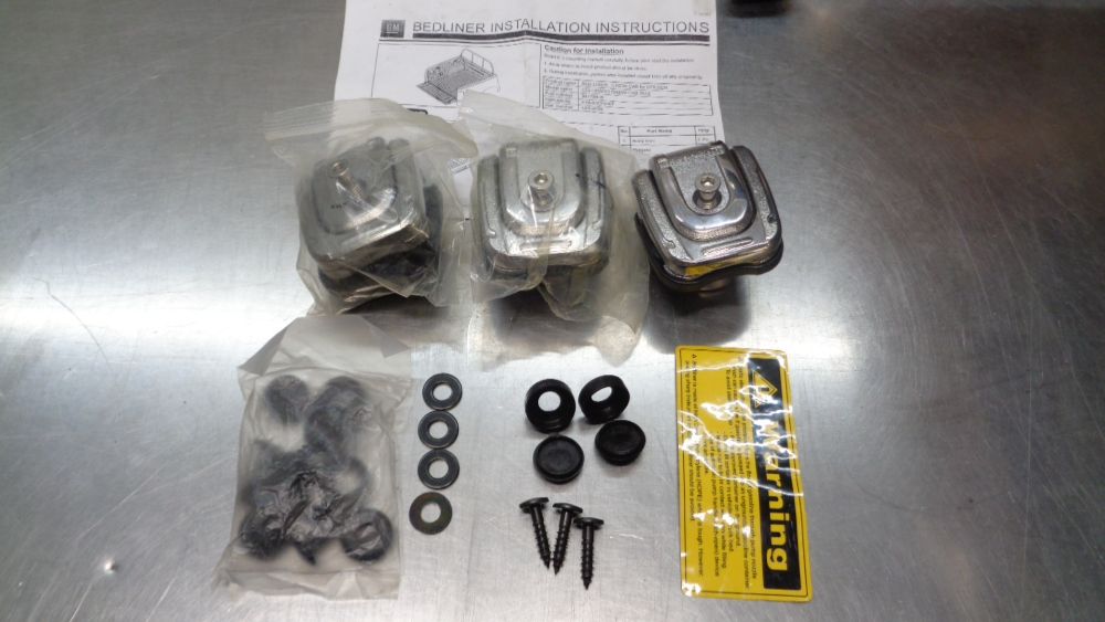 Holden Colorado RG Genuine Over Rail Tub Liner Fitting Kit *INCOMPLETE* New Part