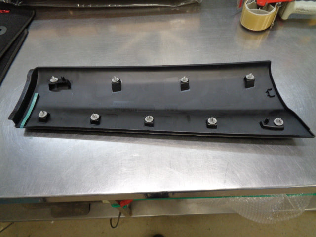 Nissan Qashqai Genuine Left Hand Rear Door Moulding New Part