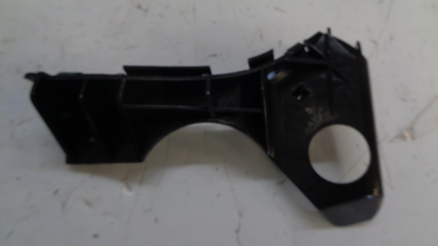 TOYOTA COROLLA GENUINE RIGHT FRONT BUMPER BAR COVER BRACKET NEW PART
