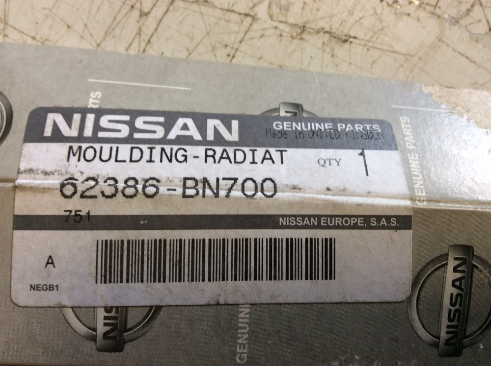Nissan Almera Genuine Right Hand Grille Moulding New Part