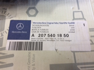 Mercedes-Benz GLK350 Genuine junction block-battery fuse box new part