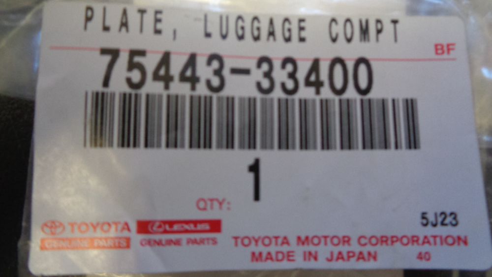 Toyota Camry Genuine V6 Boot Lid Emblem New Part