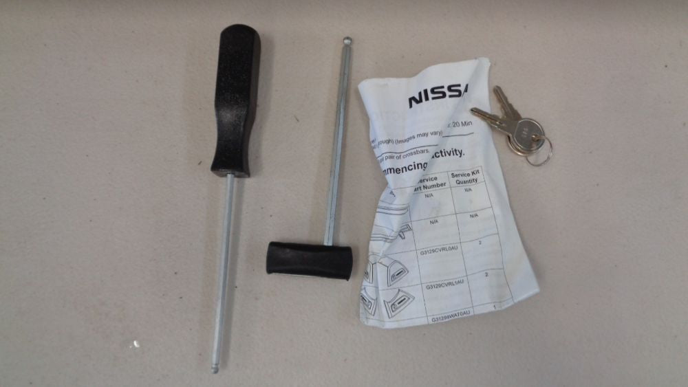 Nissan Qashqai Genuine Cross Bar set USED Part