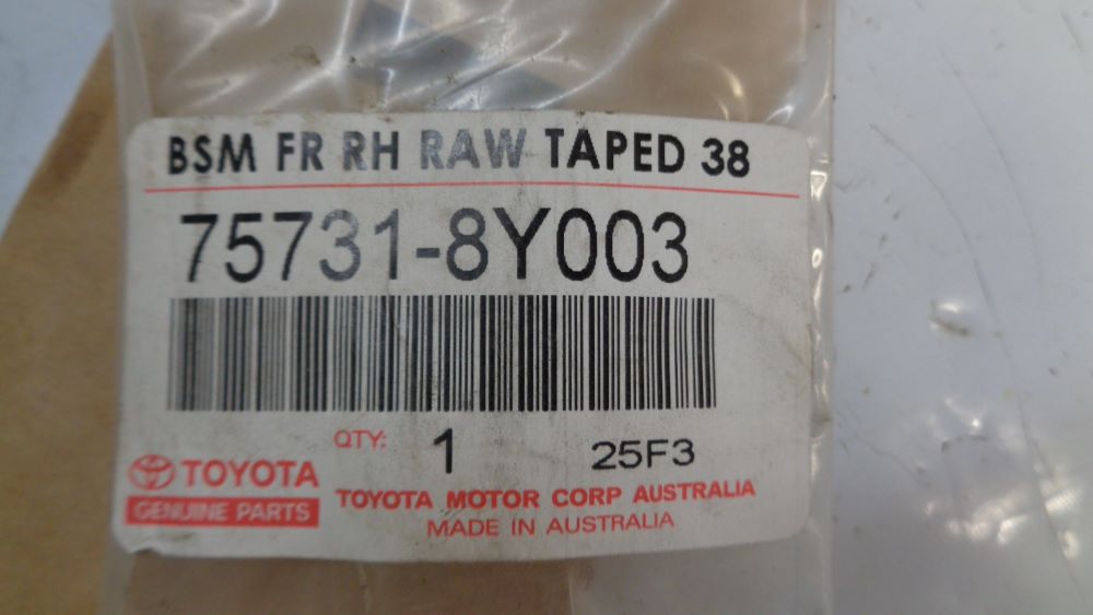 Toyota Camry/Aurion Genuine drivers front door outer molding new part