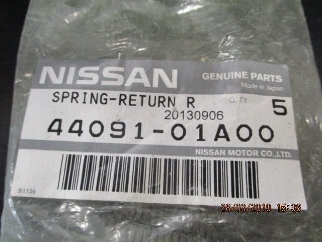 Nissan Pulsar Genuine Rear Brake Shoe Return Spring New Part