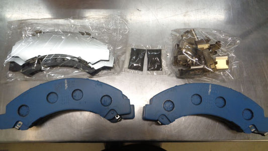 Isuzu N Series Genuine Front Brake Bad Kit New Part