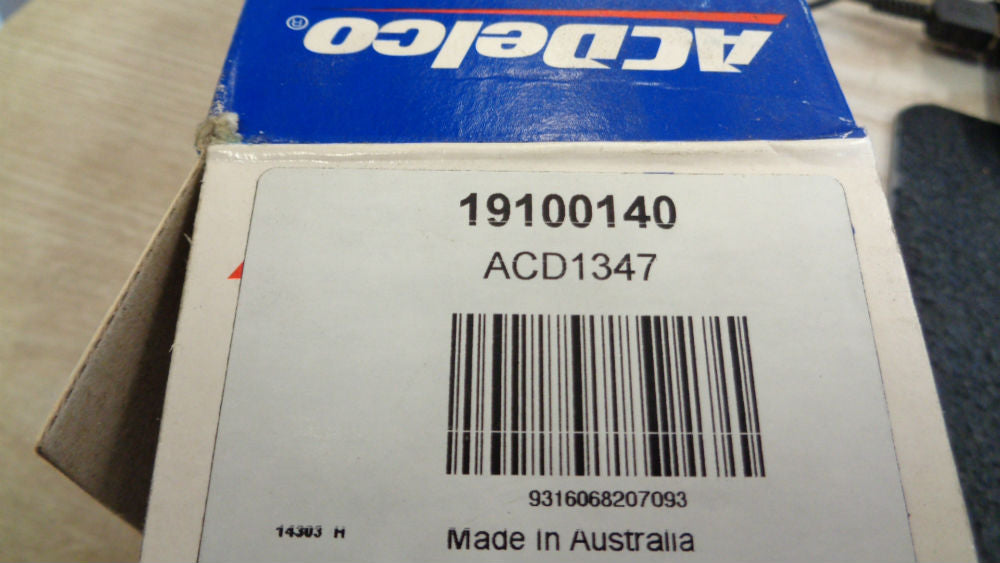Holden Viva Sedan & wagon ACDelco front pad set new part