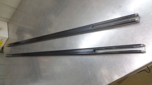THULE Square Bar 135cm Pair New Part