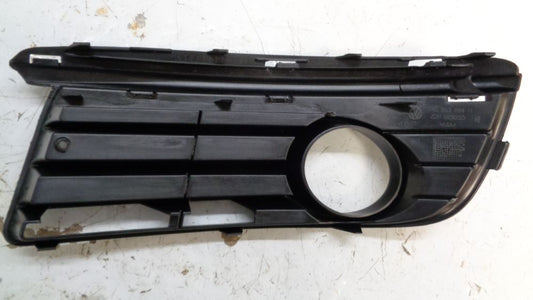 VW Jetta Genuine right hand front fog light grille new part