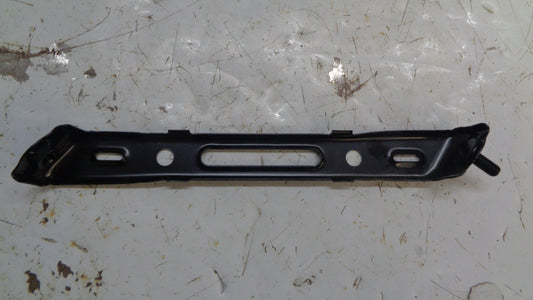 TOYOTA LANDCRUISER GENUINE RIGHT (DRIVER) FRONT SPLASH SHIELD BRACE NEW PART