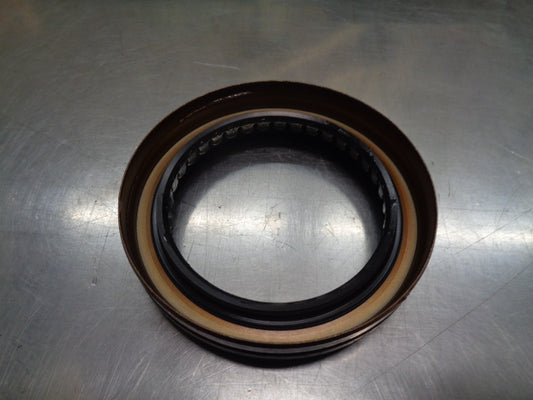 Nissan Murano Genuine Drive Shaft Oil Seal New Part