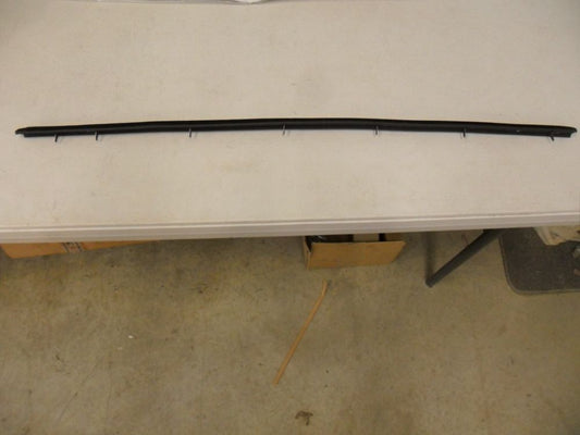 Isuzu D-MAX Genuine Front Left Hand Weatherstrip New Part