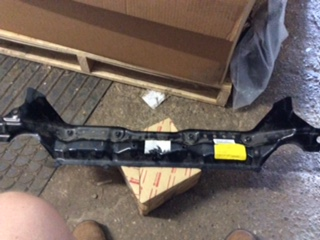 Toyota Camry Genuine Right Hand Rear Floor Bracket Mounting New Part