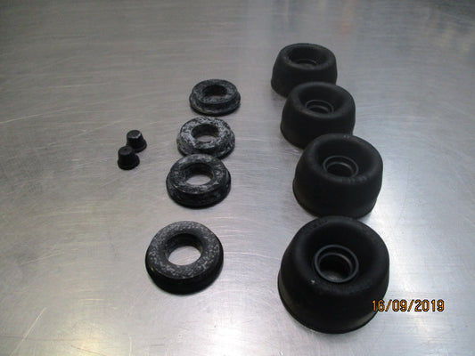 Toyota Landcruiser BJ45, FJ45, HJ47 Genuine Rear Wheel Cup Kit New Part