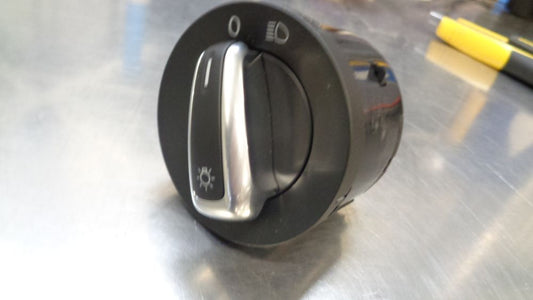 VW Beetle-Golf-Jetta-Passet-Tiguan Genuine Headlight Switch New Part