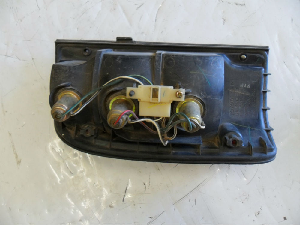 Right Rear Tail Light suits  Toyota Hilux 1997 – 2005 Used Part