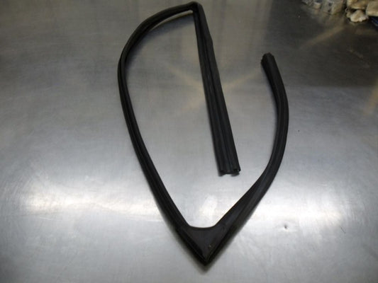 Nissan Pulsar Genuine LH Front Door Glass Run Rubber New Part