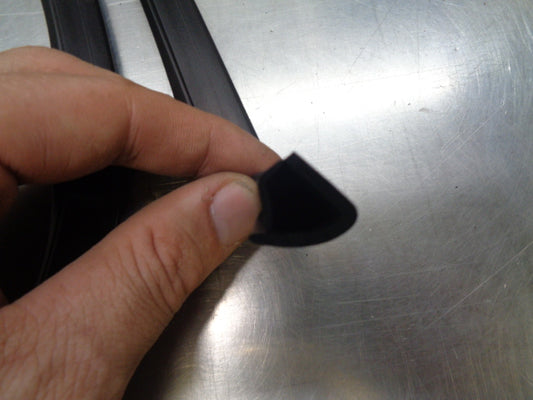 Nissan X Trail Genuine Top Cowl Seal New Part