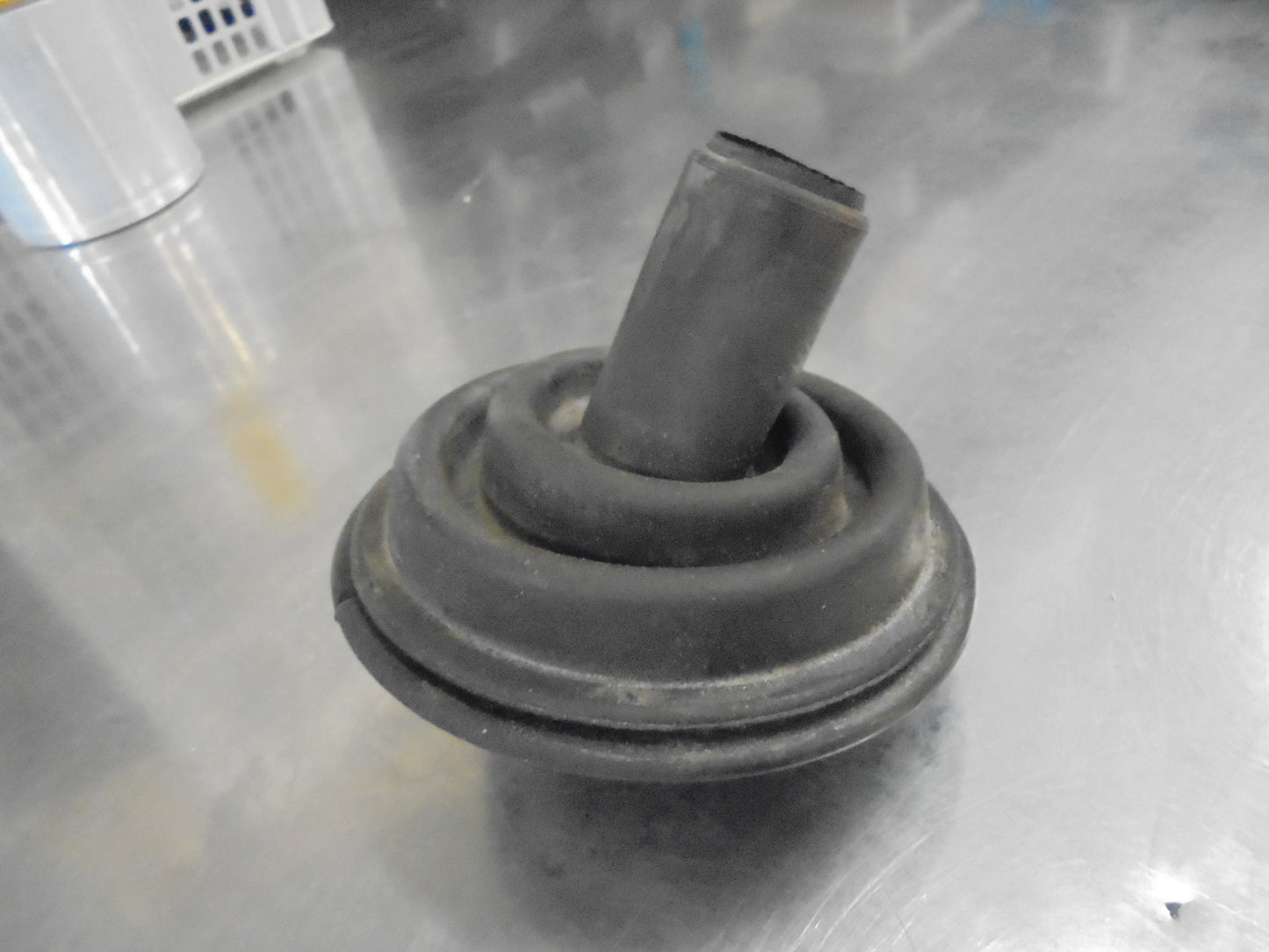 Holden VS-VT-VU-VX-VY Commodore Genuine Getrag Manual Inner Shifter Rubber New Part