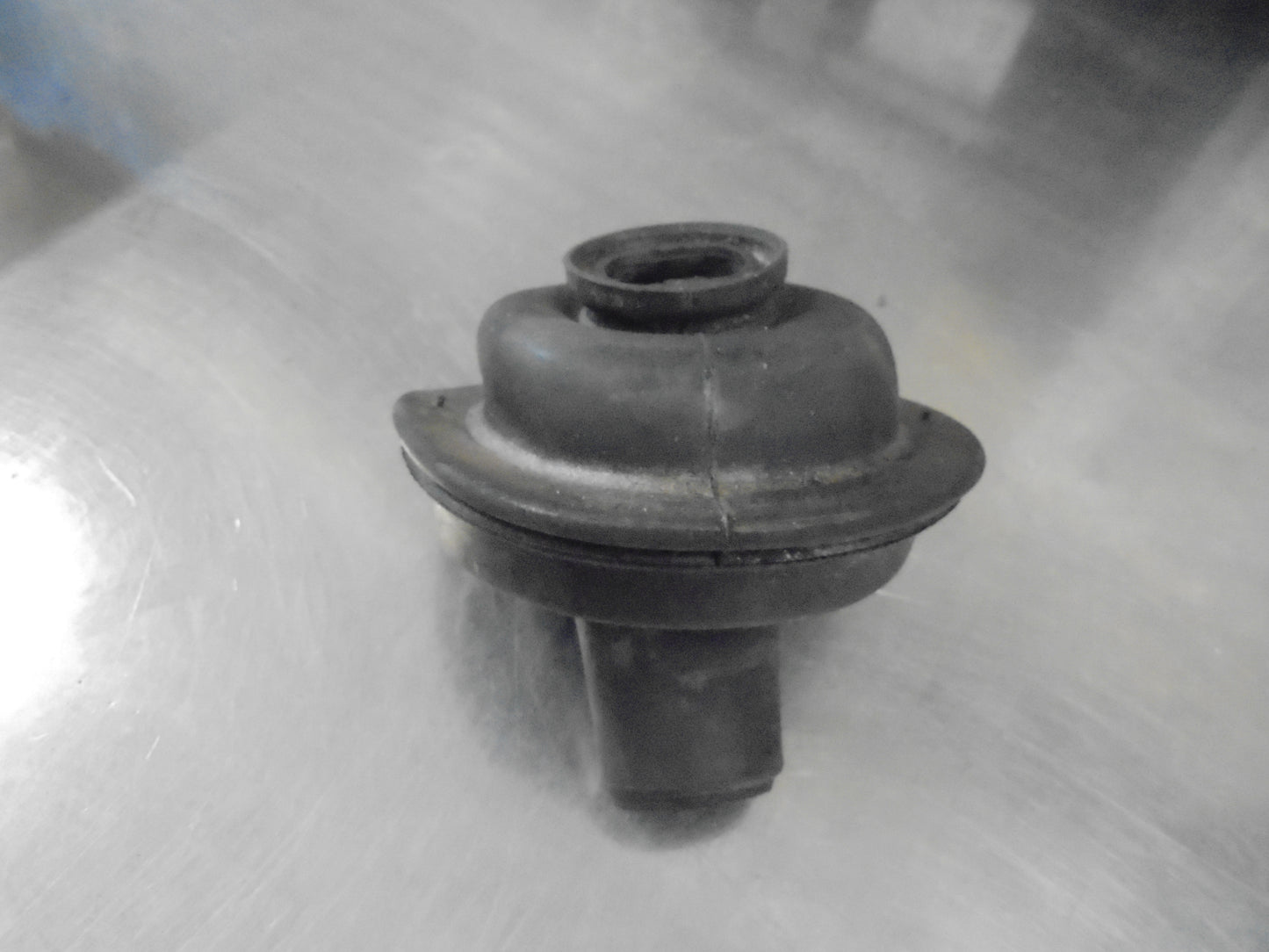Holden VS-VT-VU-VX-VY Commodore Genuine Getrag Manual Inner Shifter Rubber New Part