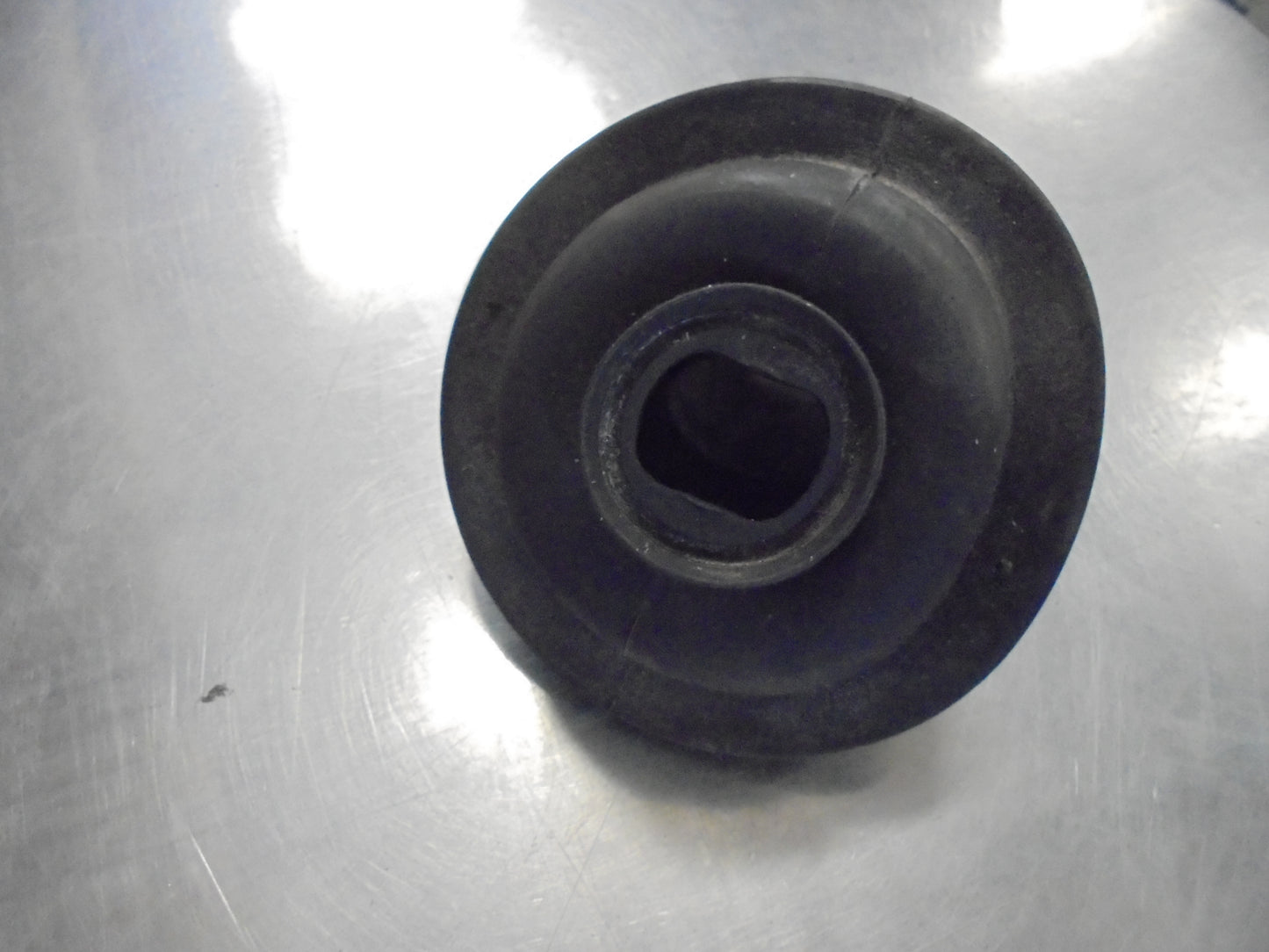Holden VS-VT-VU-VX-VY Commodore Genuine Getrag Manual Inner Shifter Rubber New Part