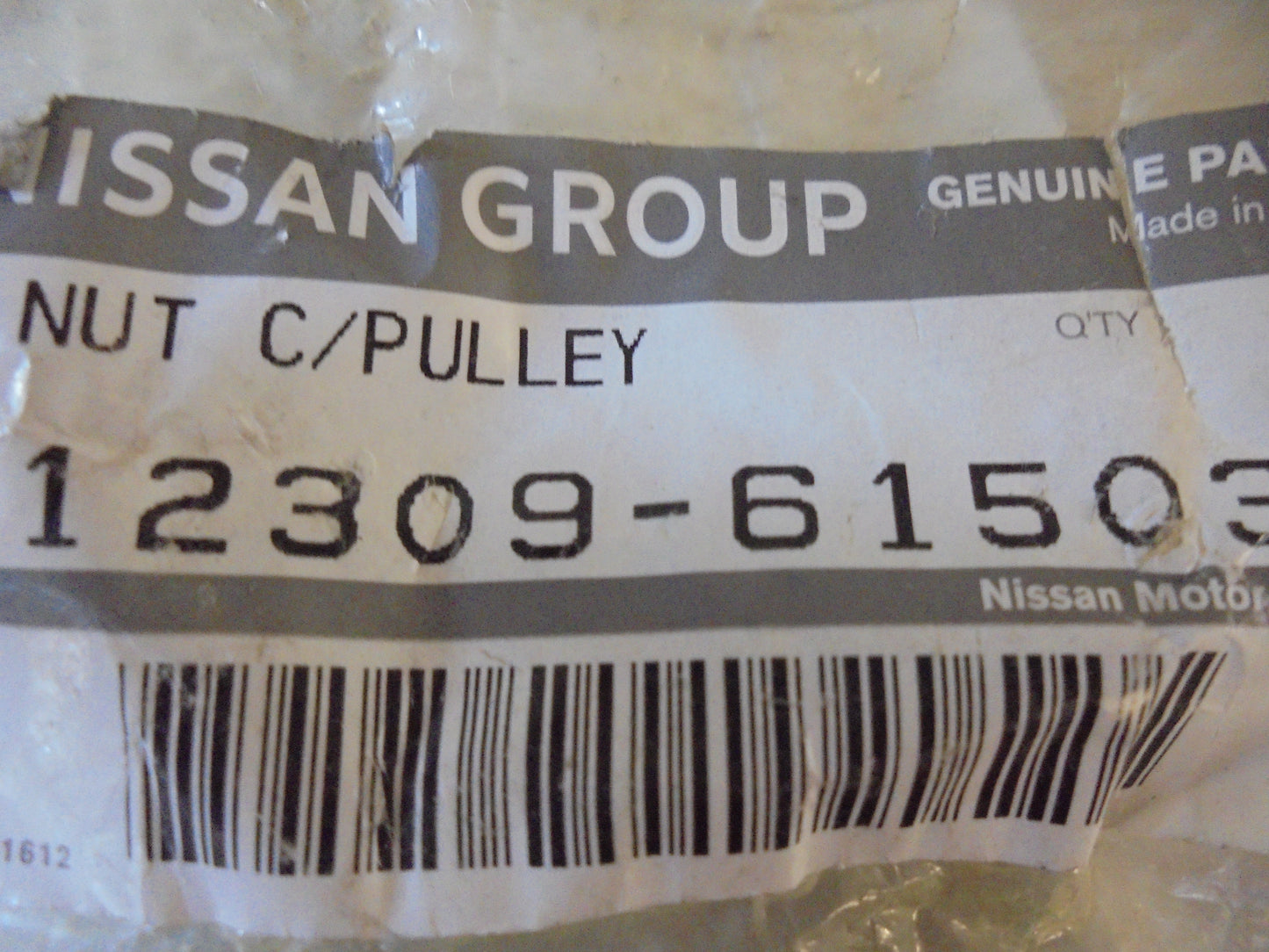 Nissan 720 Genuine Crank Shaft Pully Nut New Part