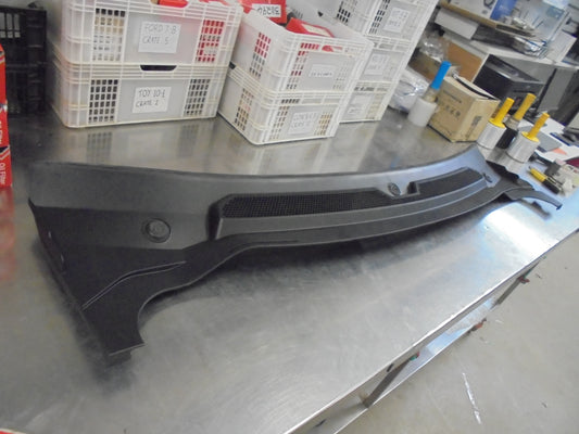 Range Rover Sport L320 Genuine Front Windscreen Cowl Panel New Part