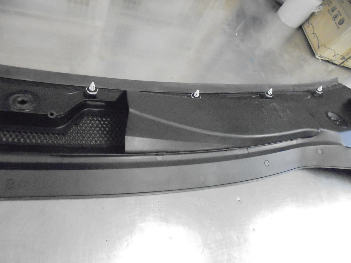 Range Rover Sport L320 Genuine Front Windscreen Cowl Panel New Part