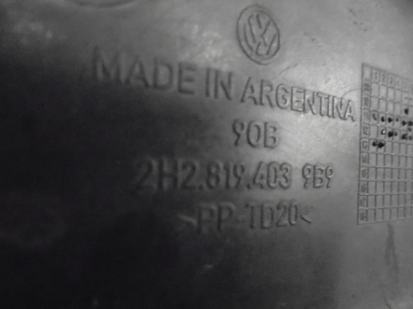 VW Amarok Genuine Lower Windscreen Cowl Used Part VGC