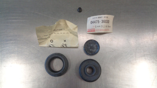 Toyota Landcruiser 45 Series Genuine Front Wheel Cylinder Cup Kit New Part