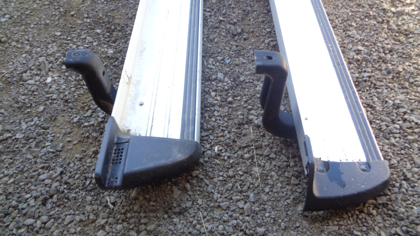 Mitsubishi Triton ML/MN Genuine Right Hand Replacement Side Step Used Part