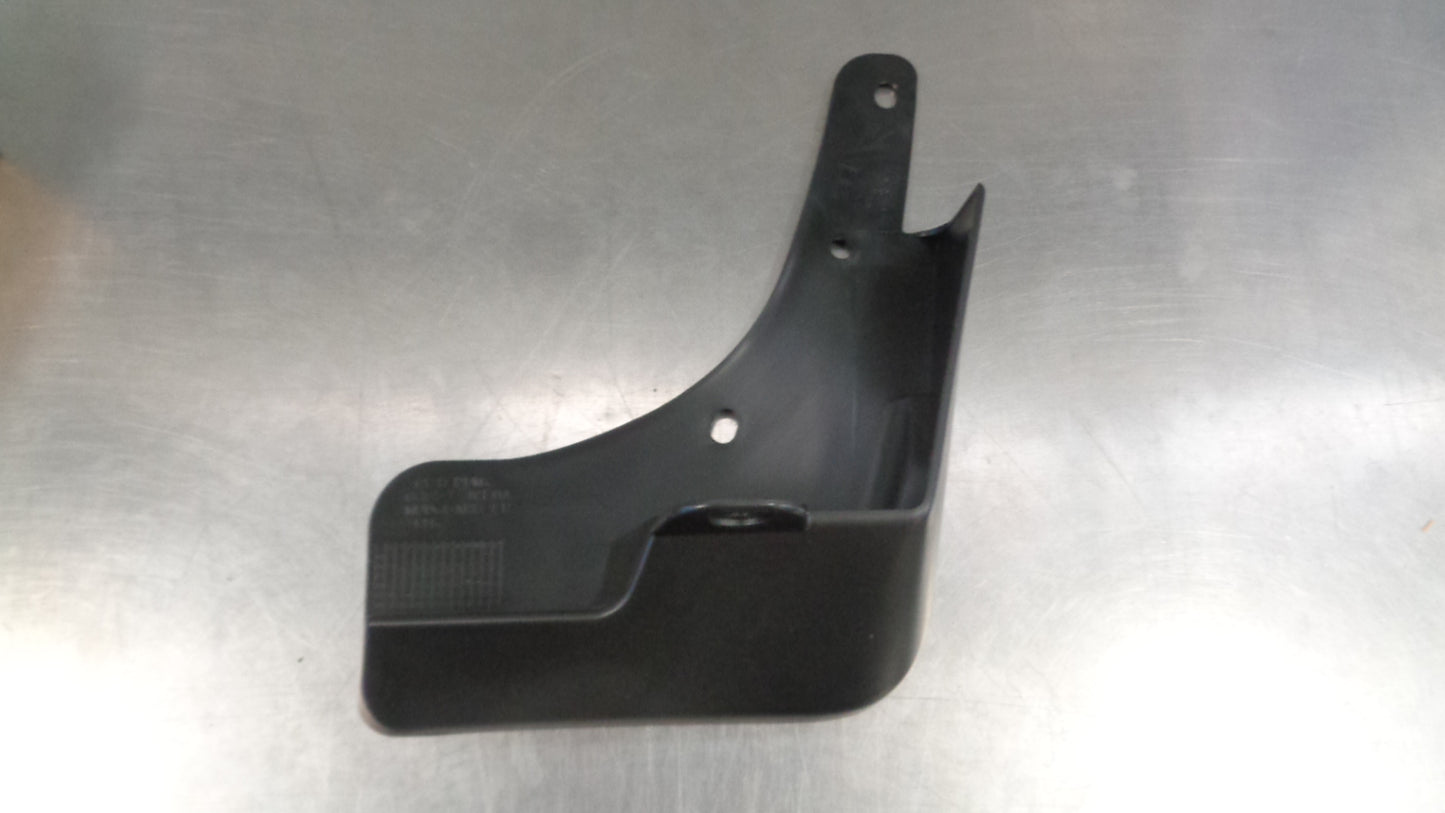 Nissan X-trail T32 Genuine Right Hand Font Mud Flap New Part