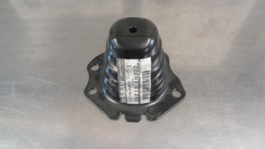 Nissan X-Trail T30 Genuine Rear Bumper Stay New Part