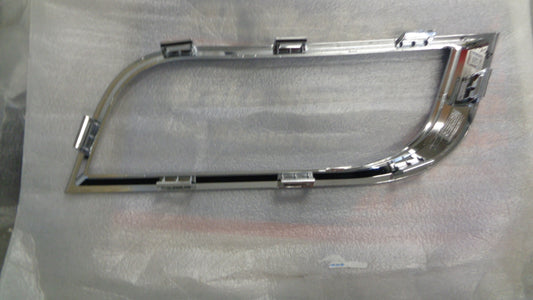 Holden RG Trailblazer Genuine Chrome Left Hand Fog Light Bezel New Part