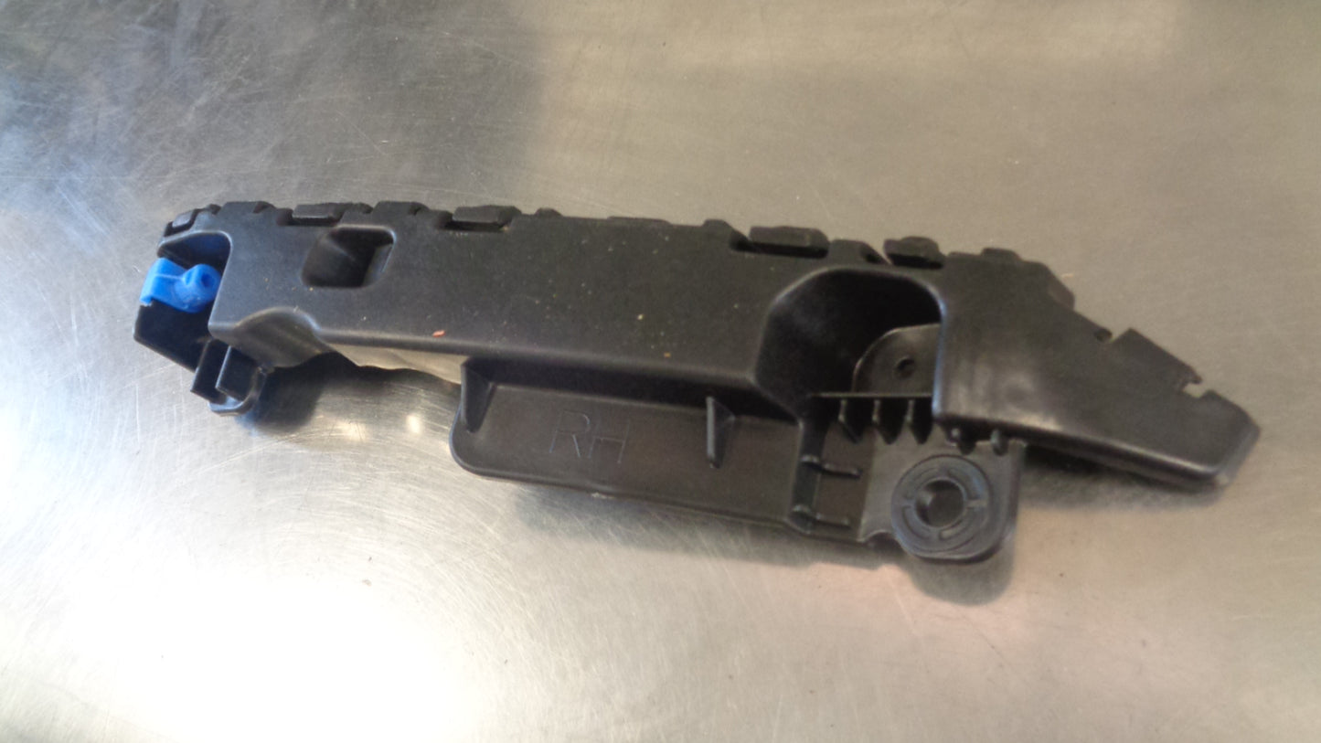 Holden JH Cruze Genuine Right Hand Side Retainer New Part