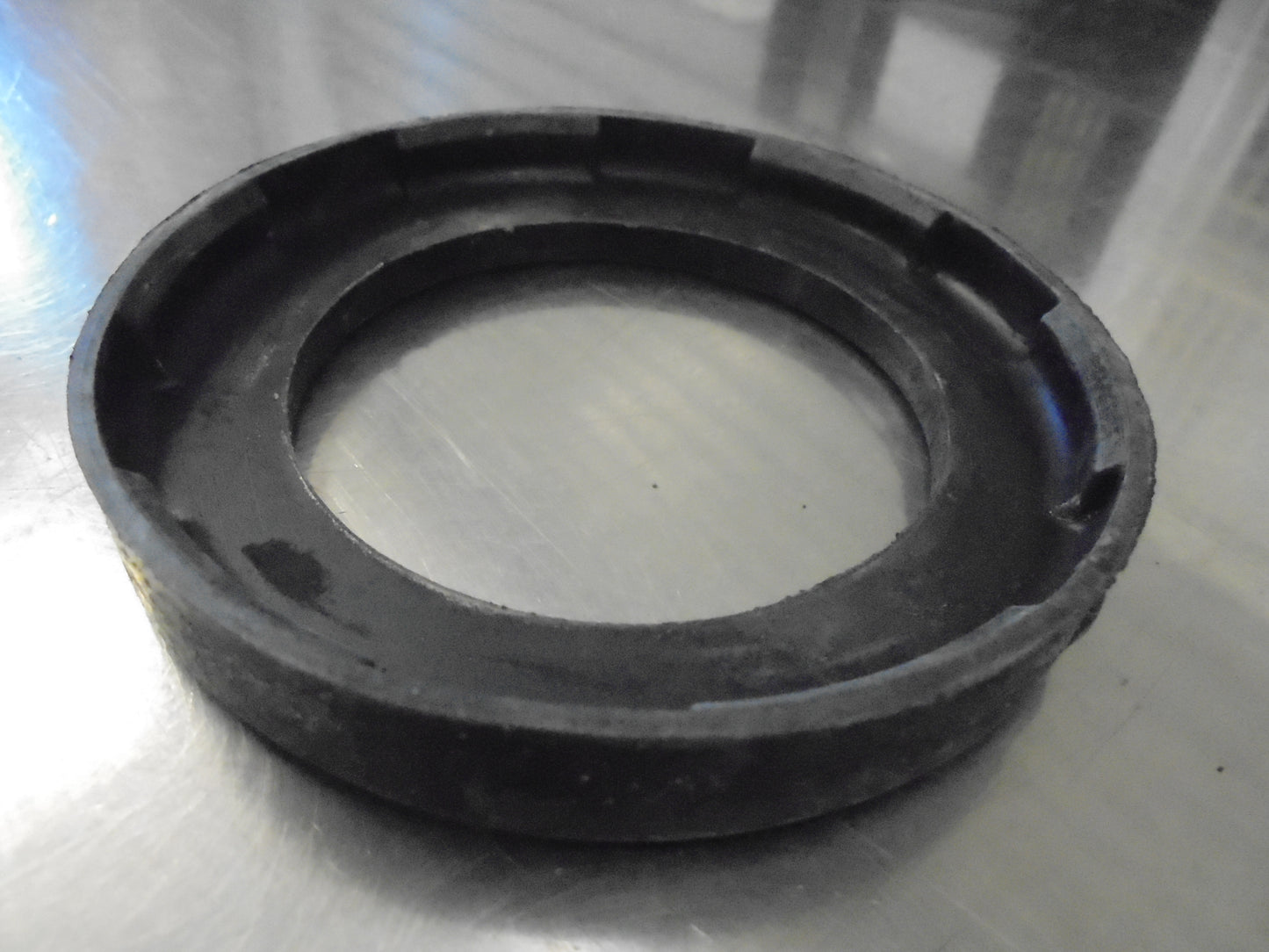 Honda CR-V Genuine Lower Rear Rubber Spring Mount New Part