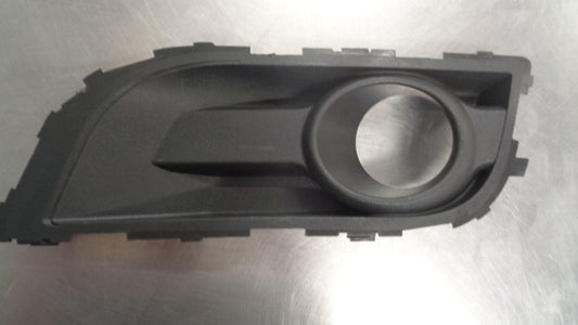 Holden Trailblazer Genuine Right Hand Front Fog Light Bezel New Part