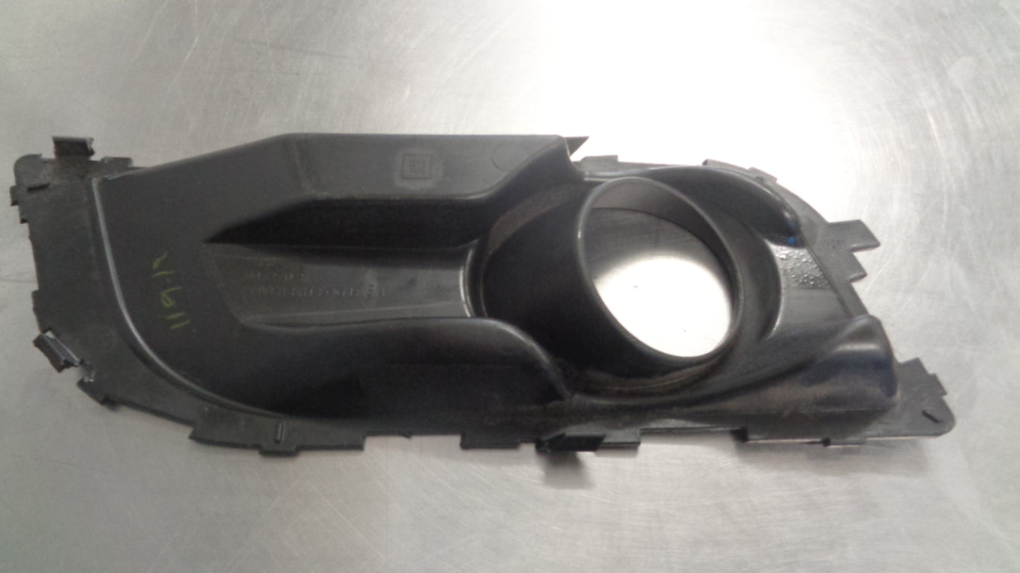 Holden Trailblazer Genuine Right Hand Front Fog Light Bezel New Part