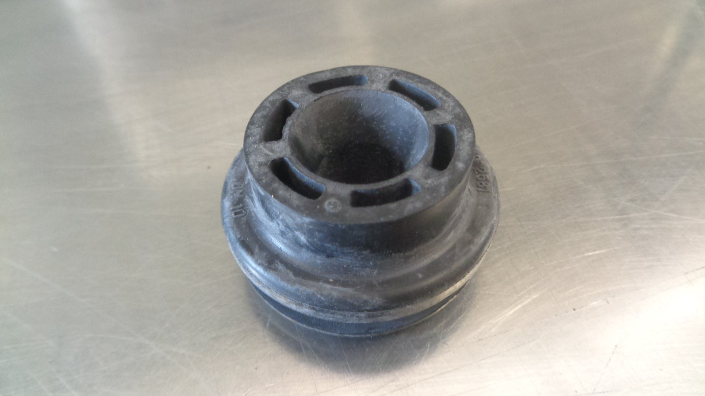 Holden Captiva Genuine Top Radiator Mount New Part
