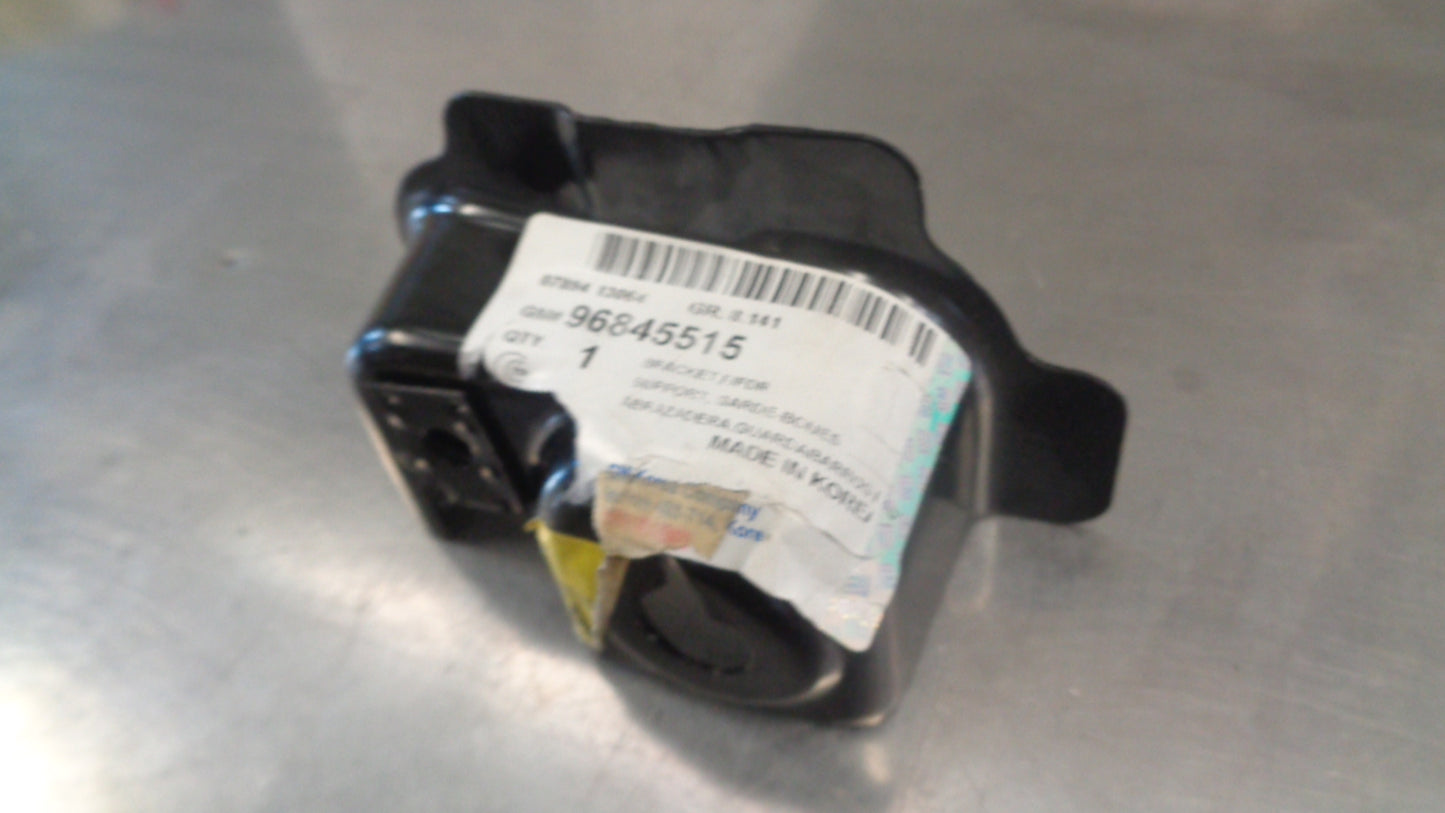 Holden JH Cruze Right Hand Fender Mounting Bracket New Part