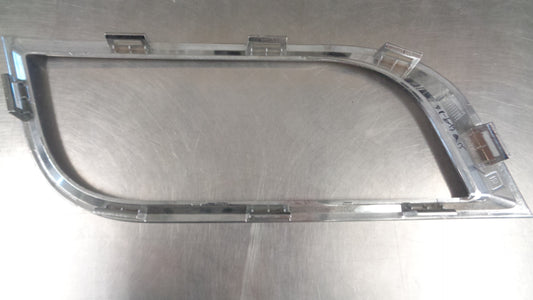 Holden Trail Blazer Genuine Right Hand Fog Light Bezel Surround New Part