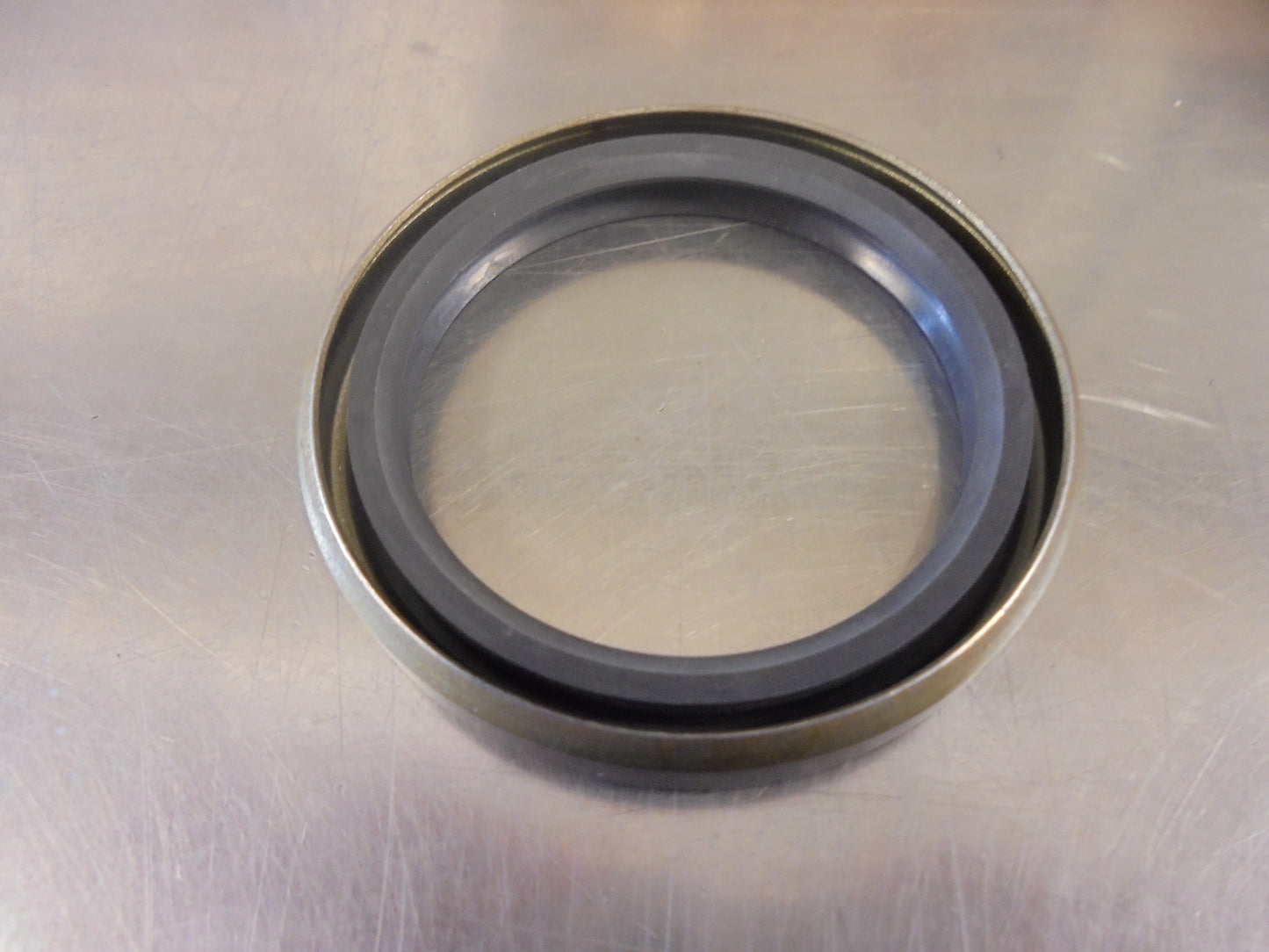 Mitsubishi L200 Genuine Front Wheel Oil Seal New Part